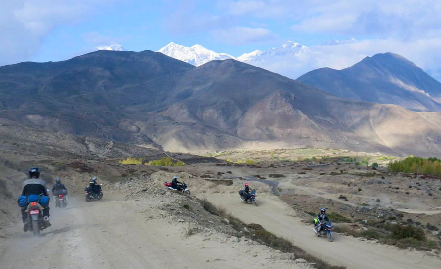 Visite en moto du Haut Mustang