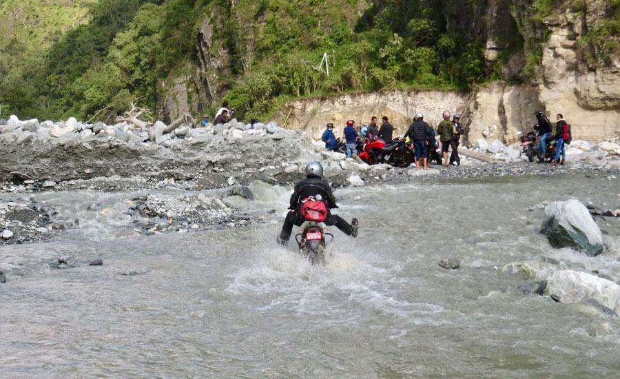 Visite en moto du Haut Mustang